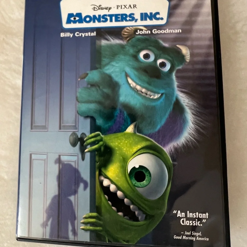 Disney DVD Collection: Peter Pan, Finding Nemo, Monsters, Inc. - Multicolor